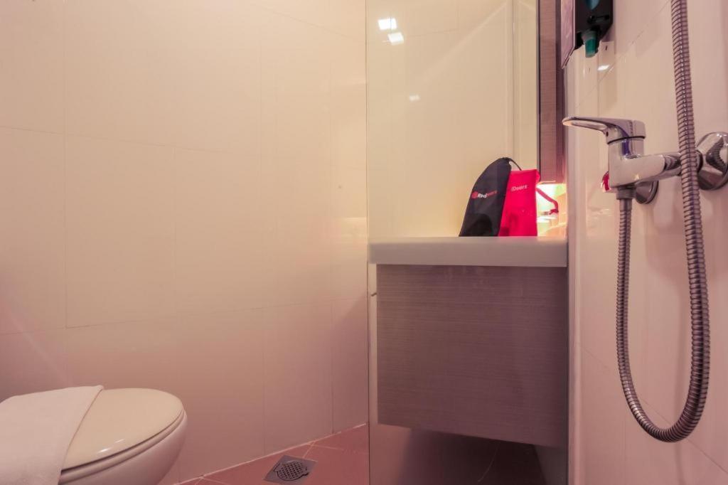 Reddoorz Premium @ Balestier Hotel Singapore Ngoại thất bức ảnh