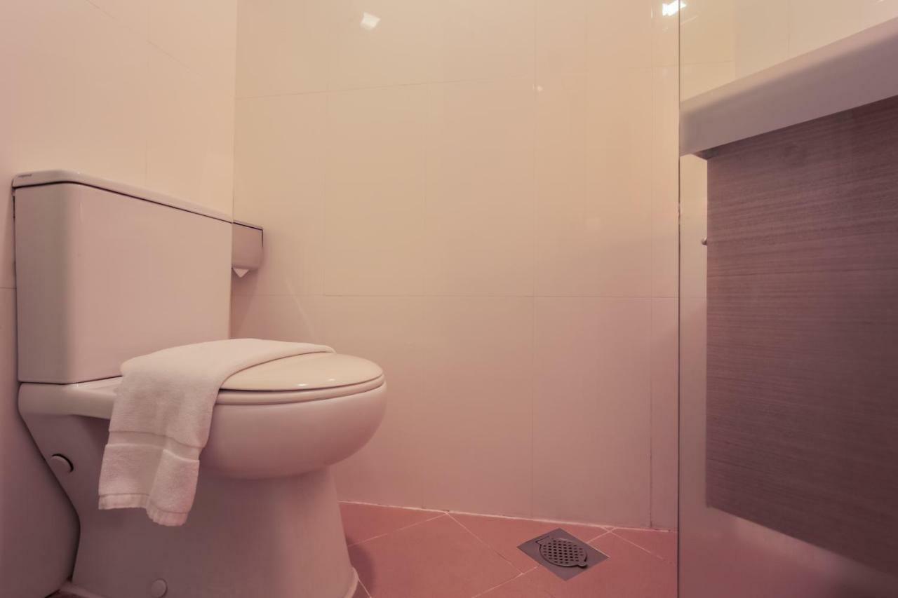 Reddoorz Premium @ Balestier Hotel Singapore Phòng bức ảnh
